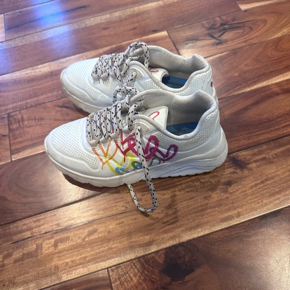 Sketchers white & rainbow heart tennis shoes size 2 lightly used - Picture 2 of 5